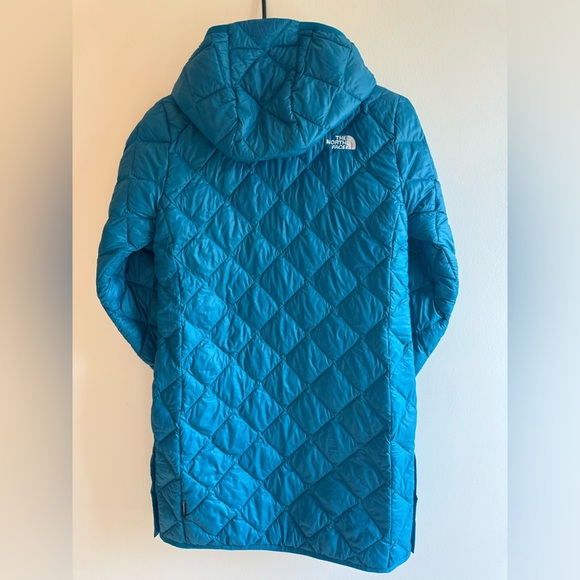 *The North Face Long Puffer Jacket* - Picture 2 of 5